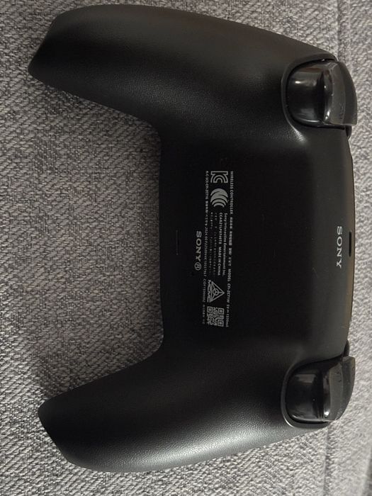 Pad Dualshock 4 do negocjacji