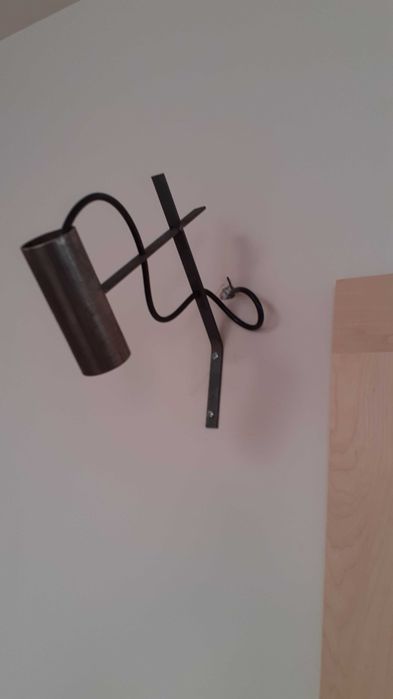 Eletricista residencial e industrial.