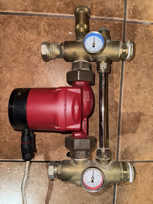 Grupa Pompowa Mieszająca z Pompą GRUNDFOS do Podłogówki