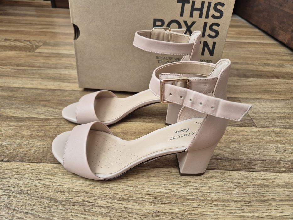 Нові босоніжки Clarks 38р.