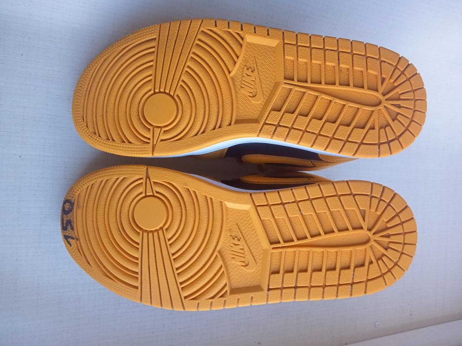 Buty Nike Jordan 1 r 37.5