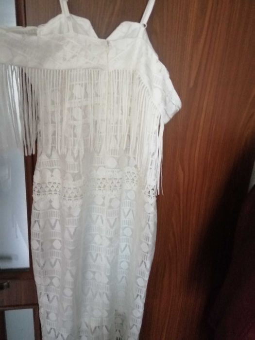 Piękna biała sukienka z frędzlami Asos roz. M-L