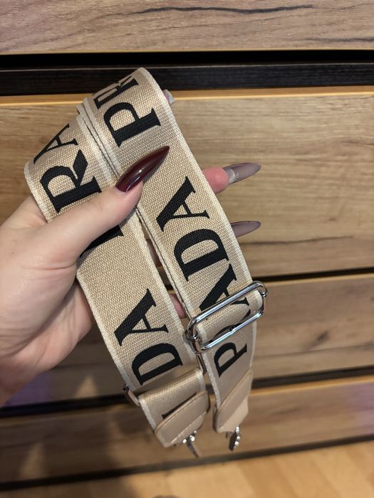 Сумка під Prada.