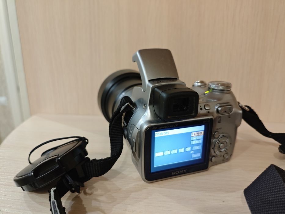 Фотоапарат Sony Cyber-shot DSC-H1.