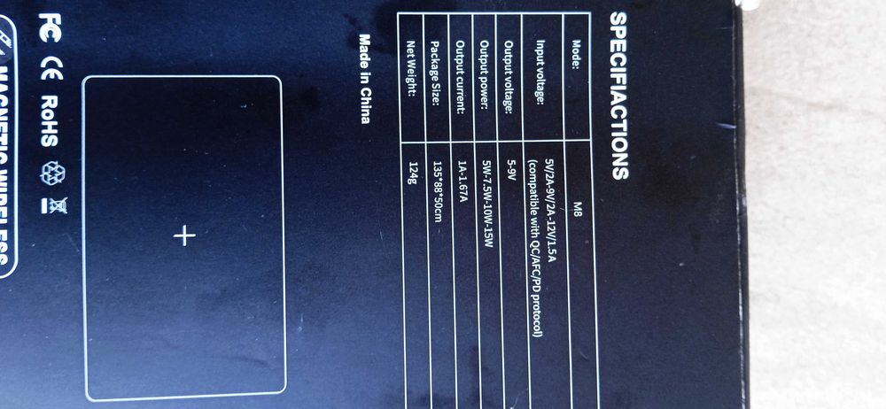Magnetyczna inteligentna ładowarka samochodowa m-8
