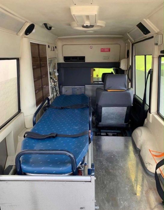 Mercedes Autocaravana/ Ambulância automática