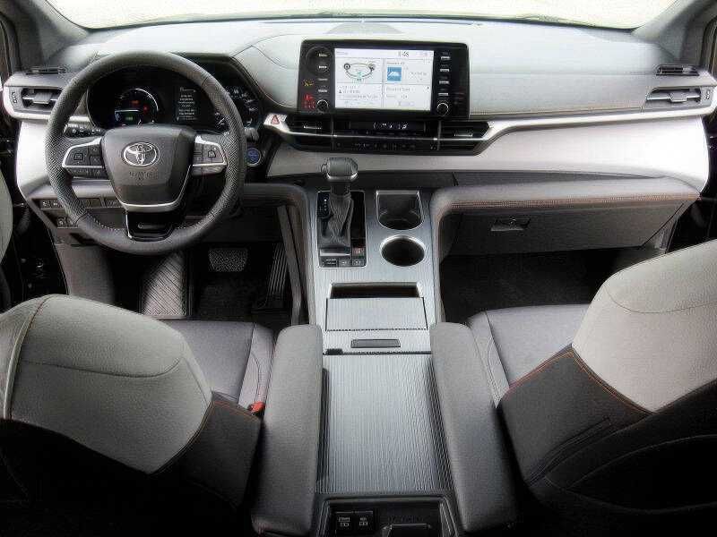 2023 Toyota Sienna XSE 7-Passenger