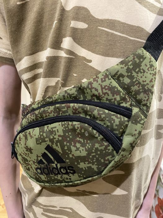 Сумка бананка adidas в стилі камуфляж