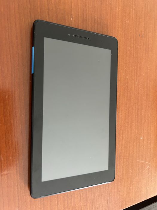 Tablet Lenovo TB-7104F