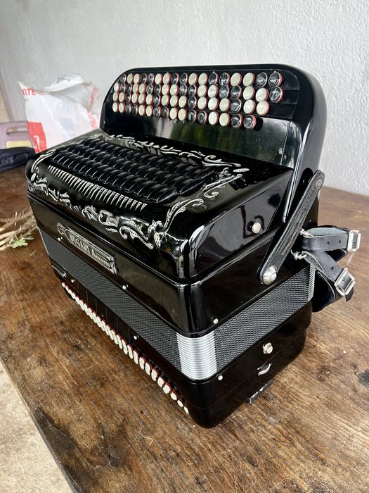 Acordeon Bugari Armando à 3.ª voz