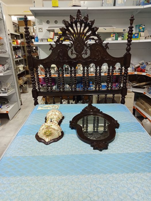 Cama antiga madeira maciça