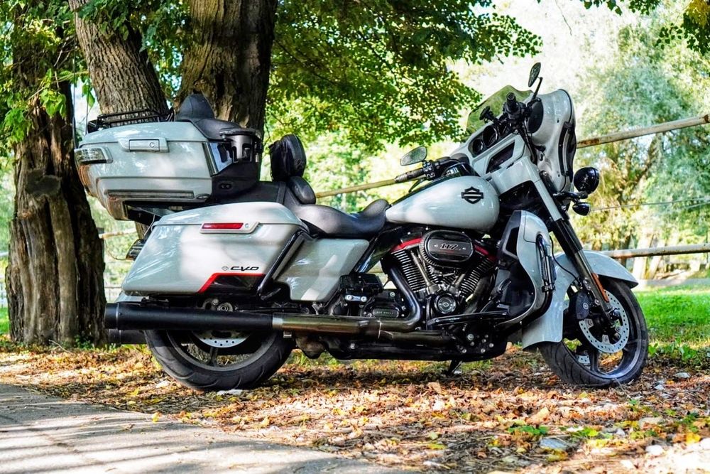 Harley-Davidson CVO Street Glide /Ultra Limited CVO/