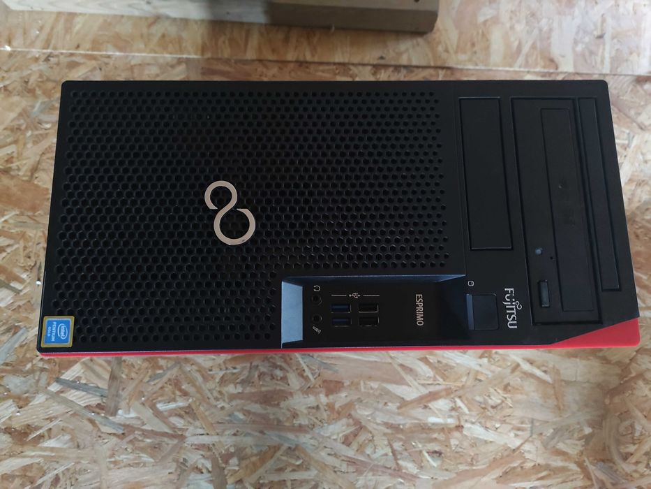 Komputer Fujitsu Esprimo P558