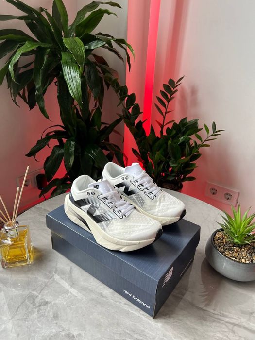 New Balance Elite V4, НБ