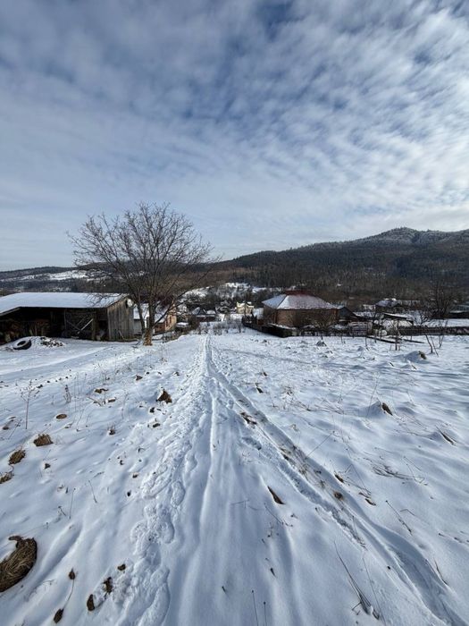 Продається земельна ділянка з краєвидом на гори