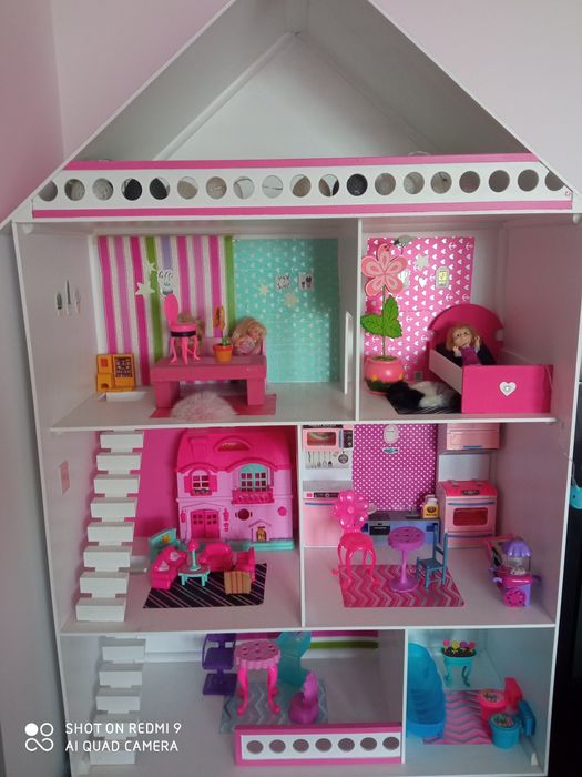 Duży domek dla lalek