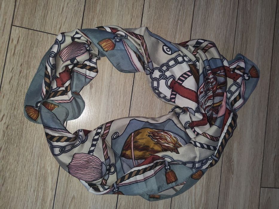 Chusta 82 cm mało używana. Włoska, poliester