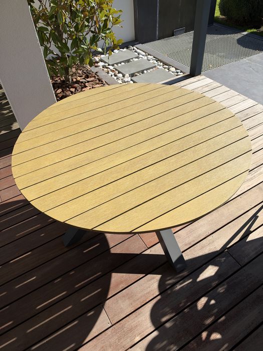 Aluminiowy stół ogrodowy okrągły 150 cm