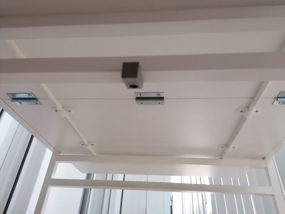 Mesa IKEA modelo MODDUS