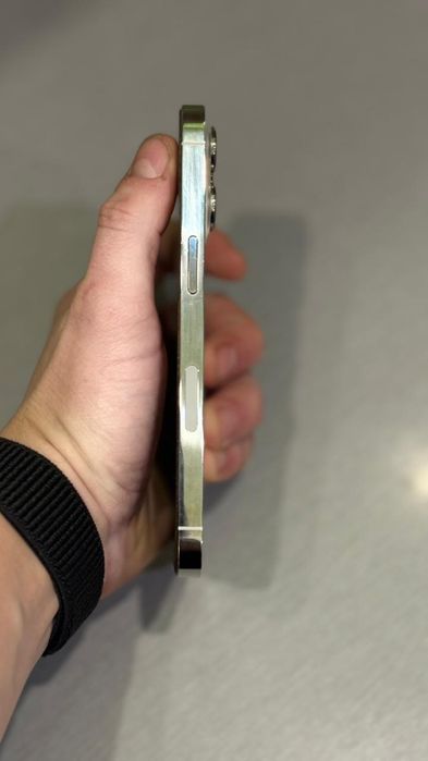 Продам Айфон 13 про