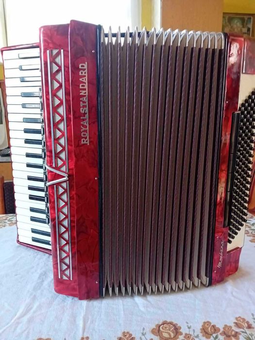 Akordeon Royal Standard Montana