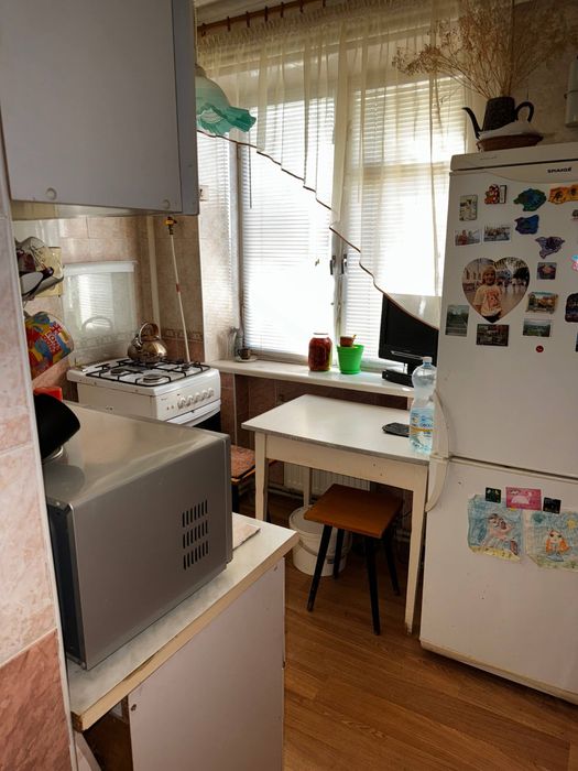 Продам 3-кімнатна квартира з меблями, технікою та автономним опаленням