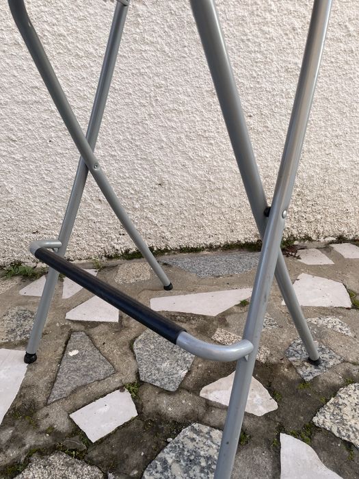 2 Cadeiras altas (dobra para fechar)