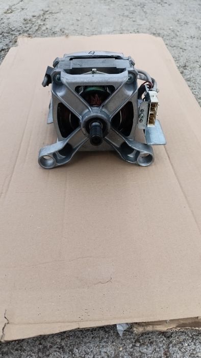 Sprzedam silnik napęd do pralki Indesit