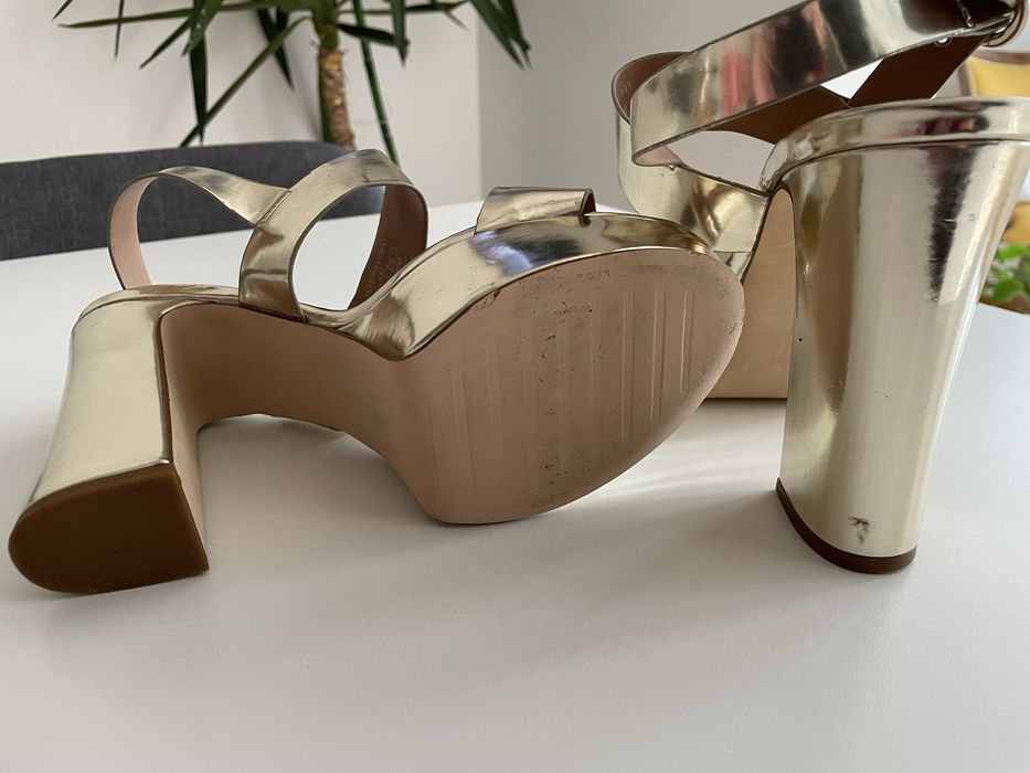 Sandalias de salto alto Zara