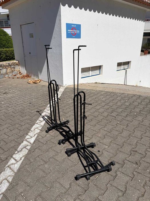 4 Suportes de Chão para Bicicletas – Metálicos