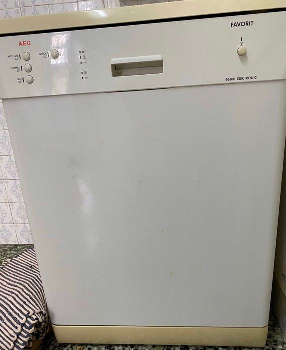 Maquina lavar loiça favorita Aeg