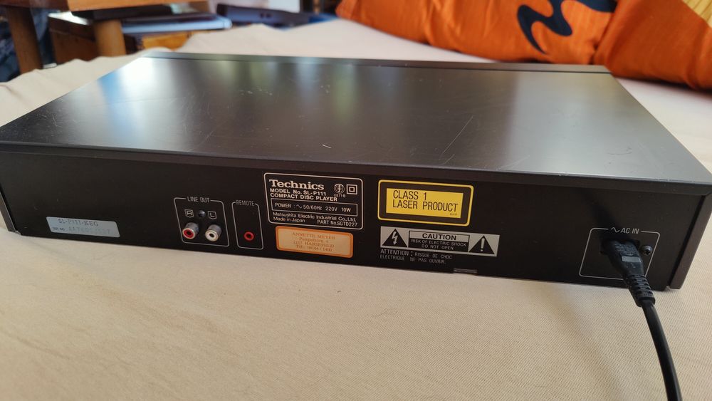 Technics  SL P 111    CD Player