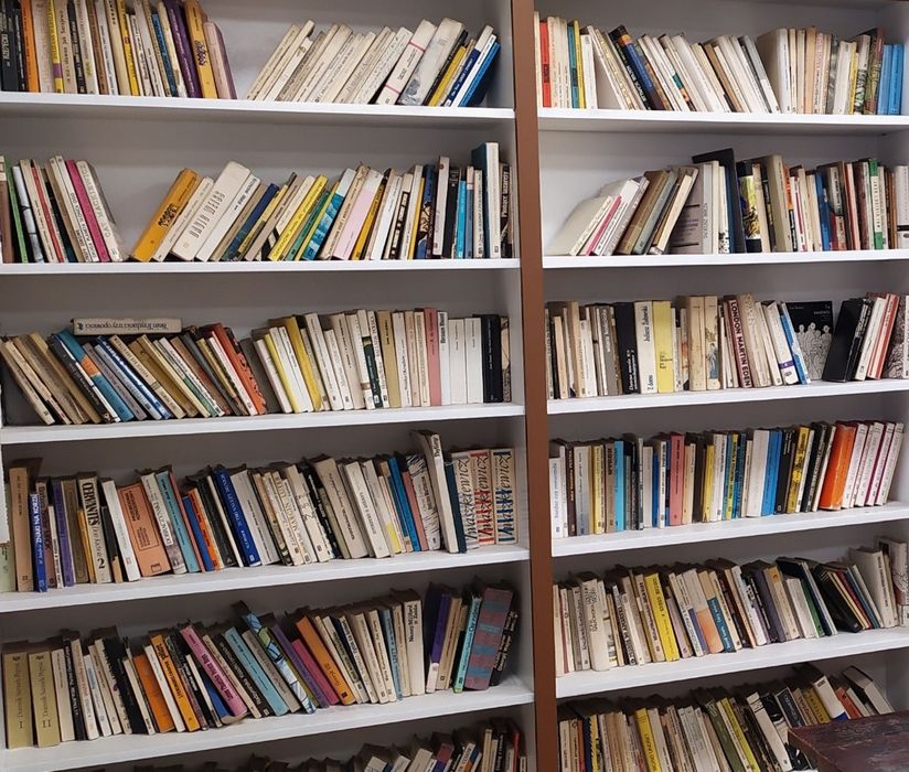 Pakiet starych książek.