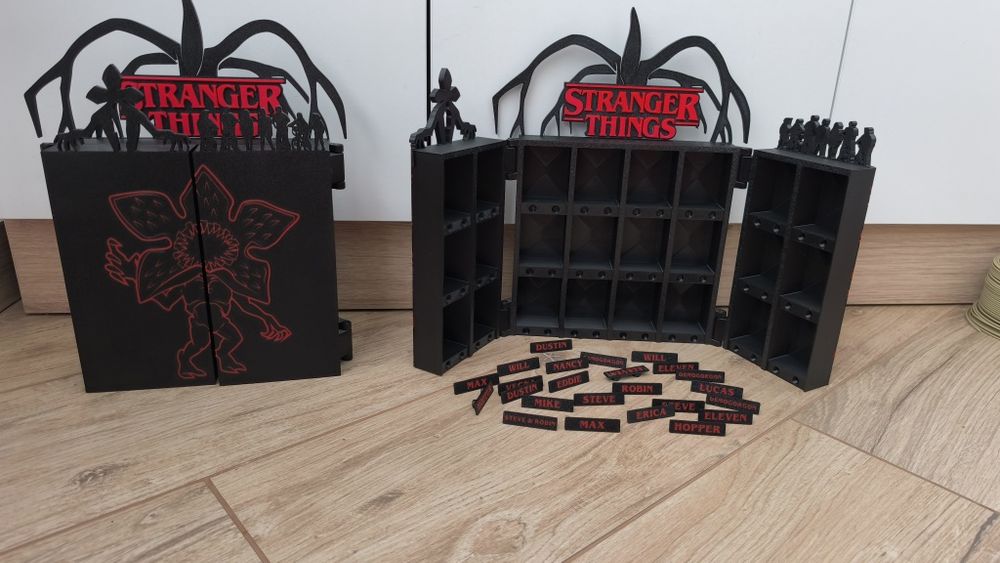 Шкатулка з поличками для фігурок Kinder Stranger Things Дивні Дива