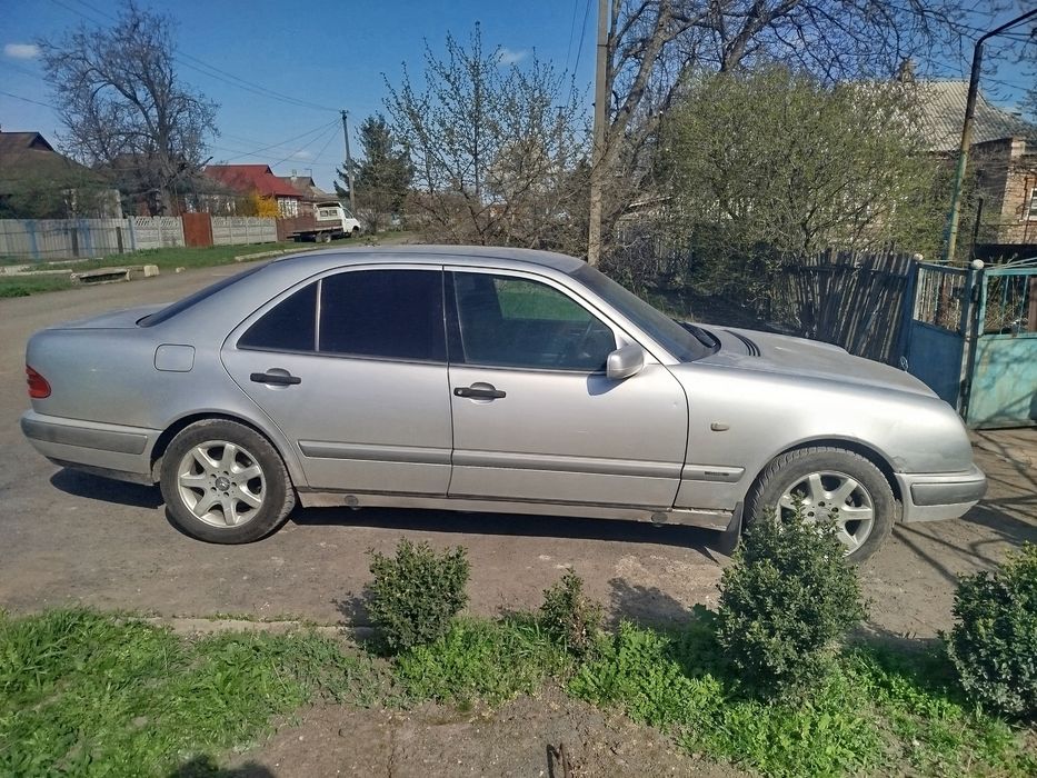 Продам Мерседес 220