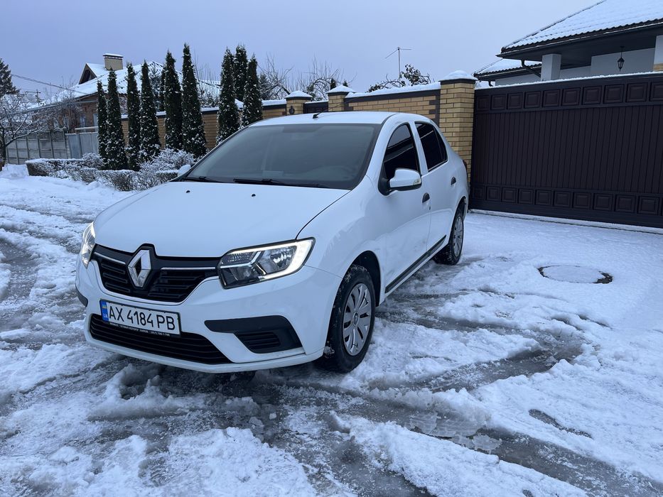 Рено логан 2020 год