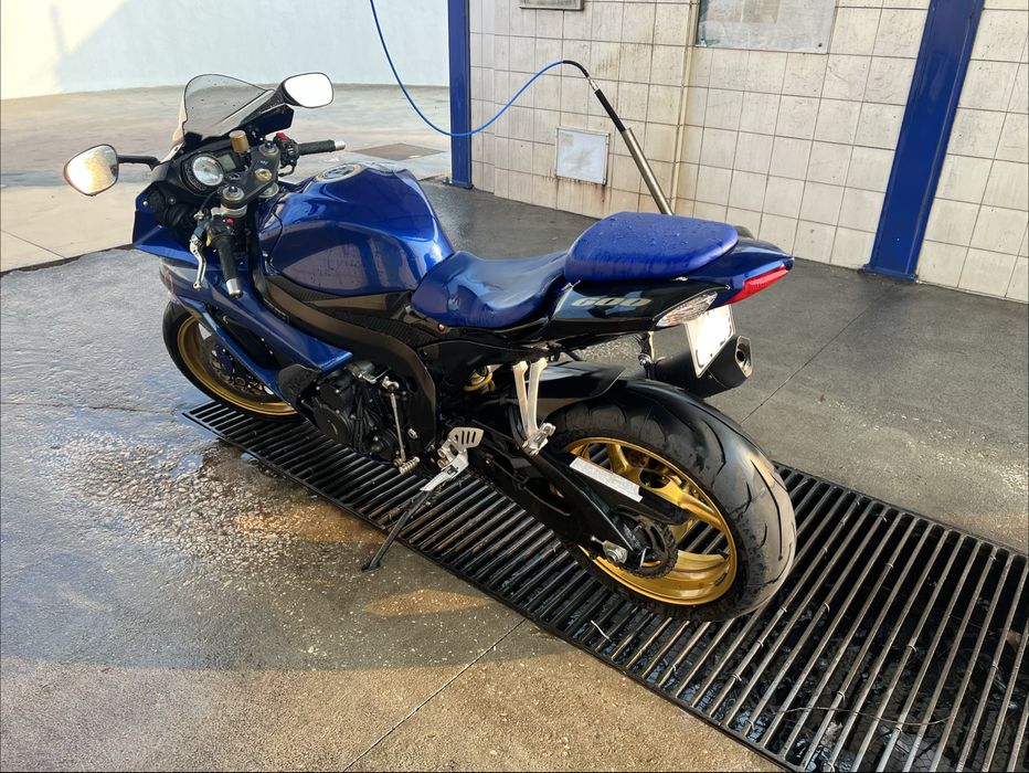 GSXR 600 K8.