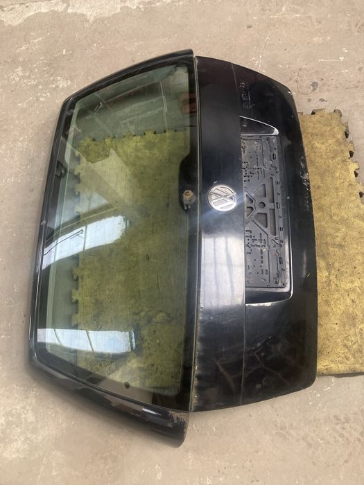 VW Golf IV 4 kombi - klapa bagażnika LO41