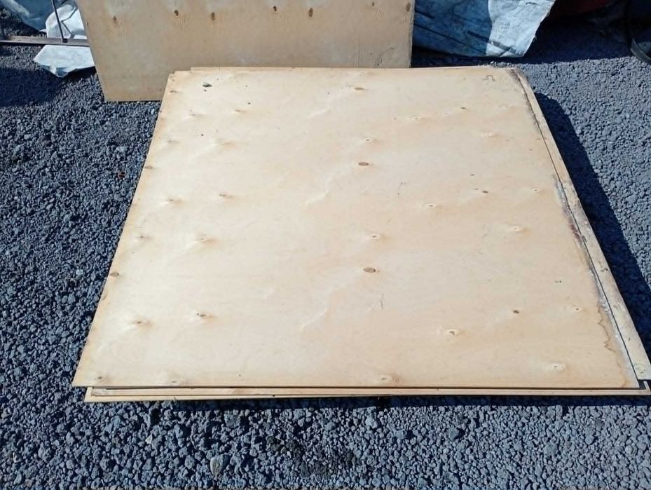 Sklejka drewniana 4mm 153cm x 153cm