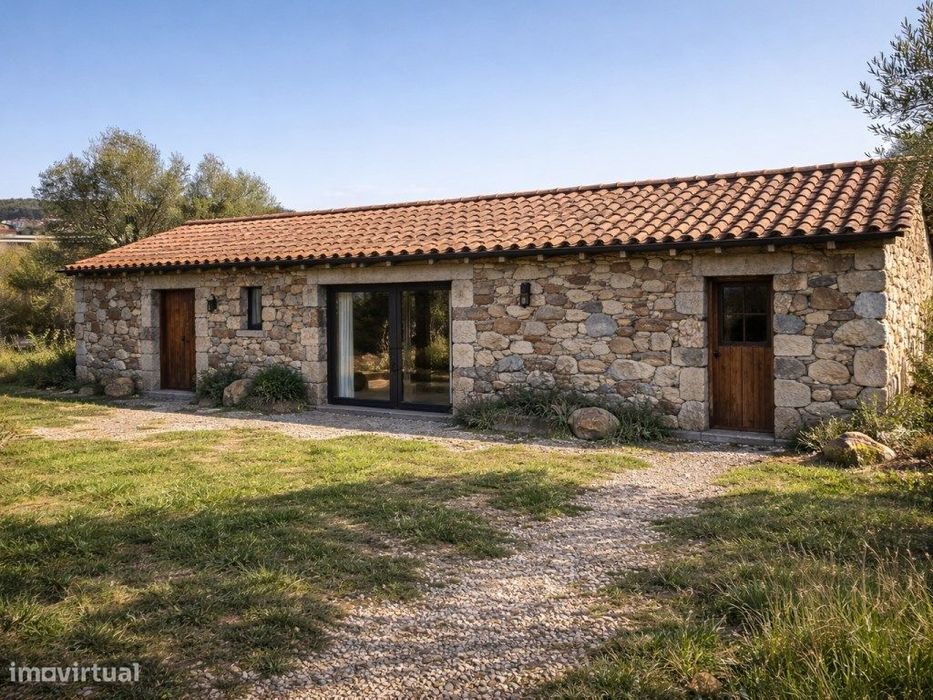 Moradia em pedra para reabilitação com anexo | Ponte de Lima