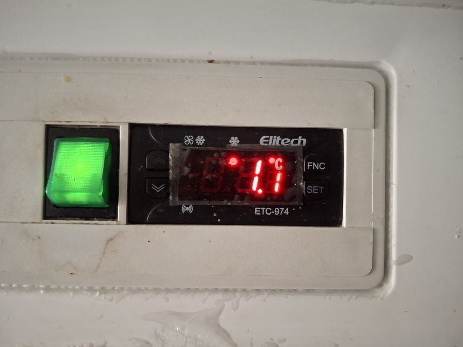 Холодильний шкаф