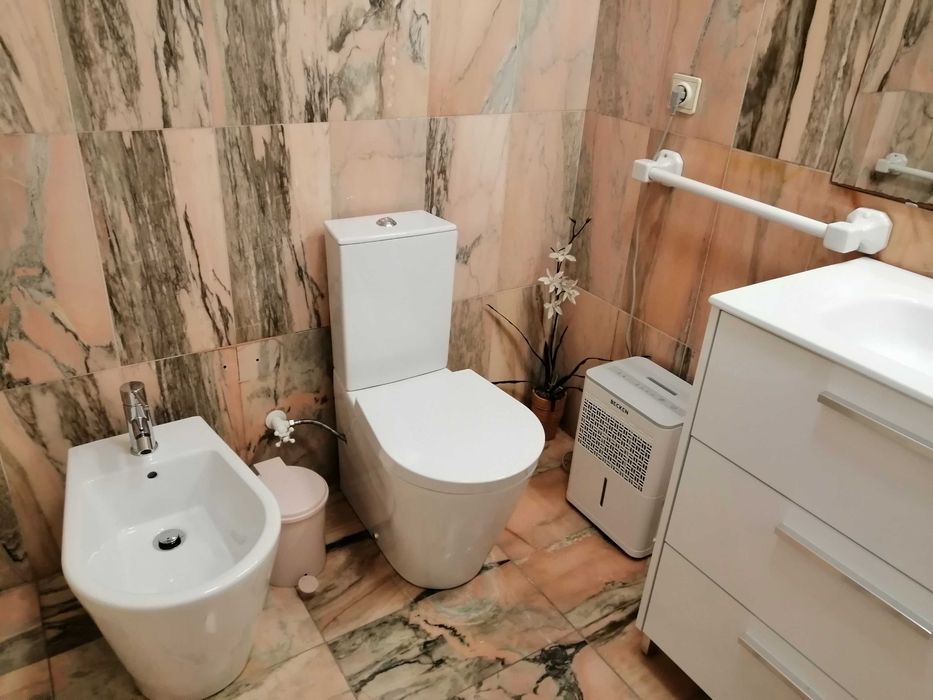Bom quarto individual, espaçoso, luminoso em zona tranquila