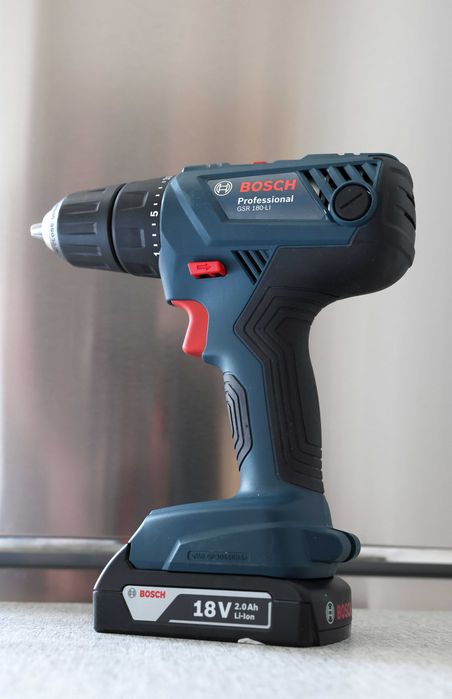 Аккумуляторная дрель-шуруповерт Bosch Professional GSR 180-Li