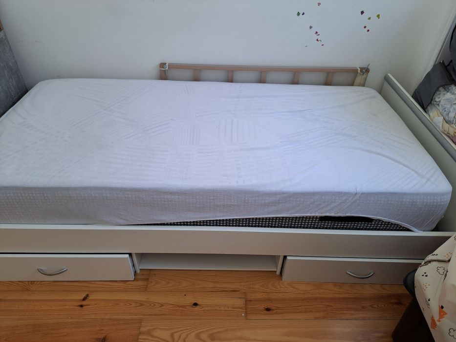 Cama solteiro com 2 gavetas