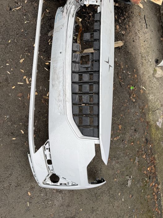 Бампер полістар ліва сторона ціленька