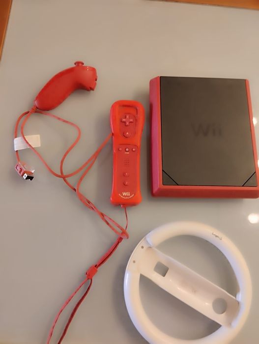 Consola Wii com comando e volante+5 jogos