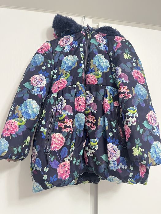 Куртка для дівчинки на флісі на 5-6 років