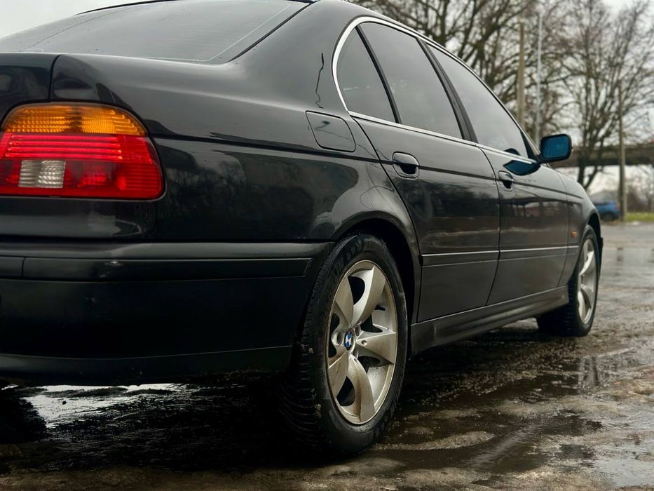 Продам рестайлинговую Е39 на М54 в отличном состоянии