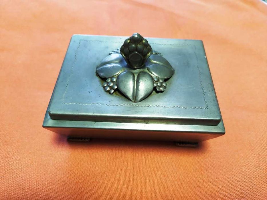 Szkatułka na biżuterię - stal nierdzewna