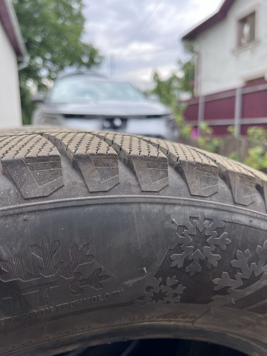 Зимня резина hankook 215/65 r17 25 рік